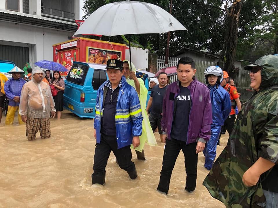 Turun Langsung Berempati Bersama Korban Banjir Dan Tanah Longsor, Walikota Pesan Doakan Keselamatan Kota Manado