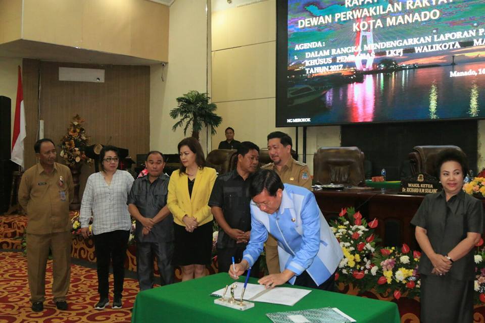 Rapat Paripurna Laporan Pansus LKPJ Walikota Tahun 2017