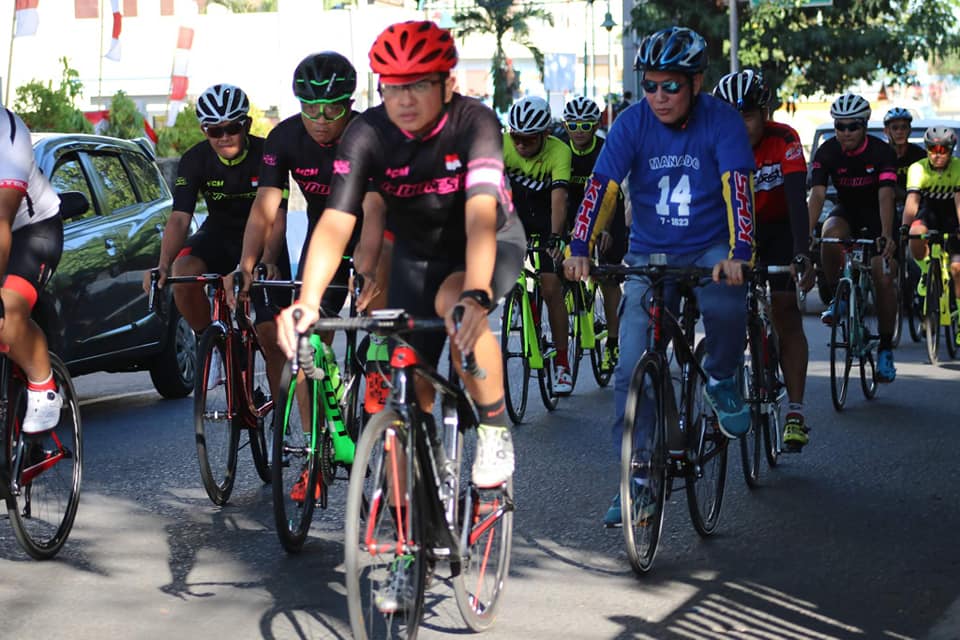 Hidup Sehat, Walikota Bersepeda Bersama Komunitas Manado Cycling Mania