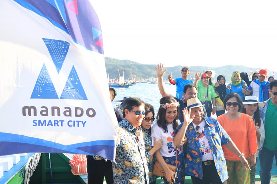 Dua Perahu Pemkot Manado Ramaikan Festival Pesona Selat Lembeh