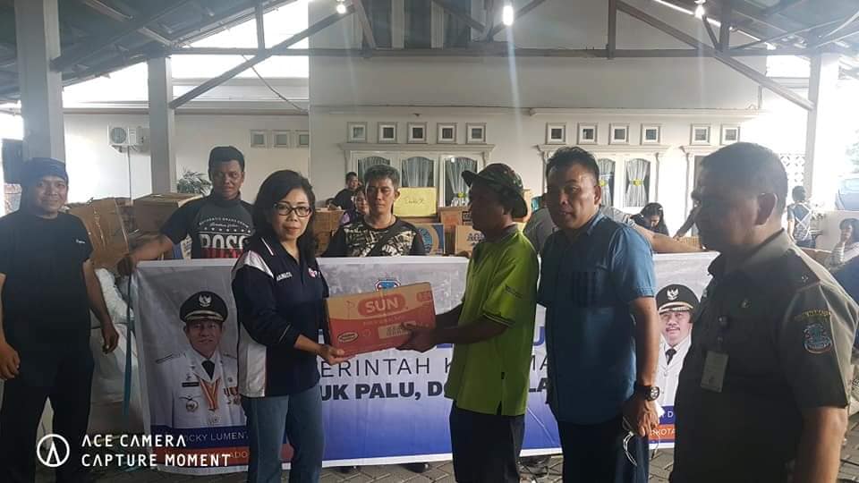 Rombongan Bantuan Kemanusiaan Pemkot, PMI dan UNIMA Tiba di Palu, Ketua TP-PKK Manado Serahkan Langsung Kepada Korban Bencana