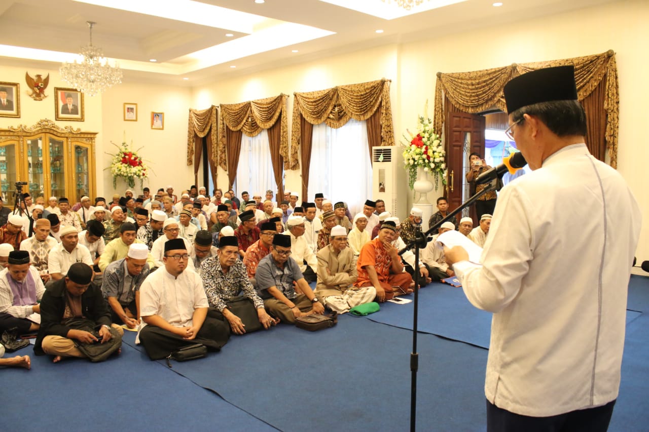 Walikota Buka Puasa Bersama Seluruh Imam Masjid se-kota Manado