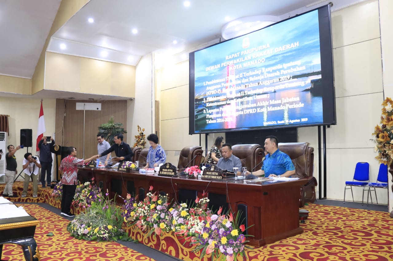 Walikota Bersama Wawali Hadiri Rapat Paripurna DPRD Kota Manado