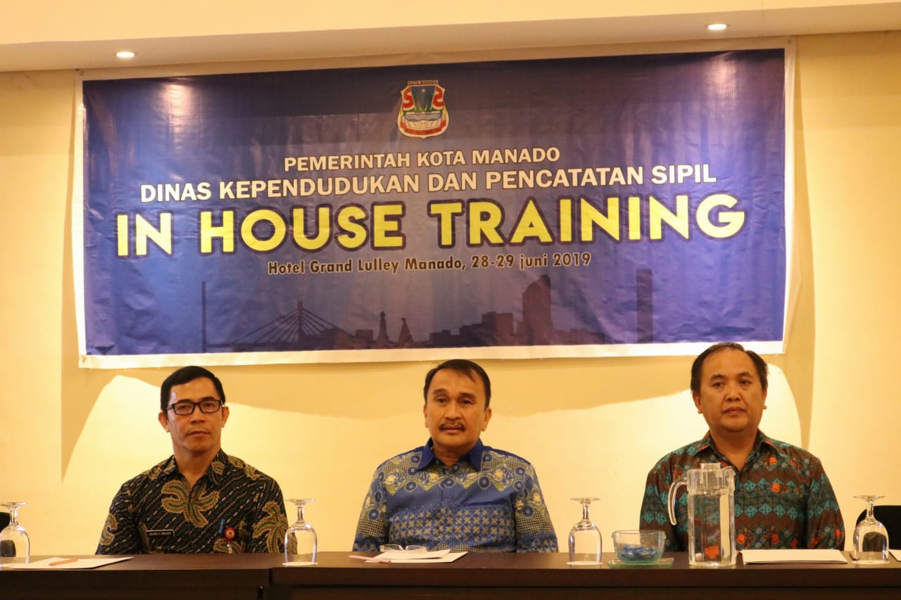 Wakili Walikota, Sekda Buka Kegiatan In house Training Dinas Kependudukan dan Pencatatan Sipil Kota Manado