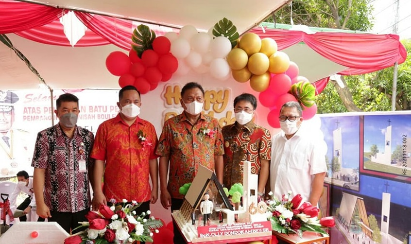 Walikota Hadiri Peletakan Batu Pertama Gereja GMIM Boulevard Manado