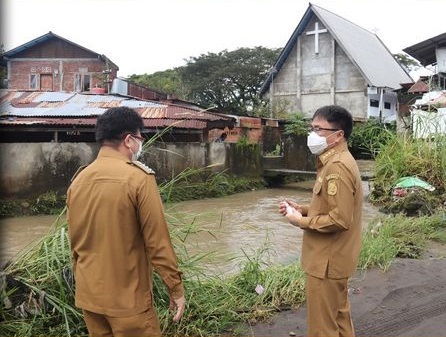 Walikota Cek beberapa Drainase dan Pemukiman Warga