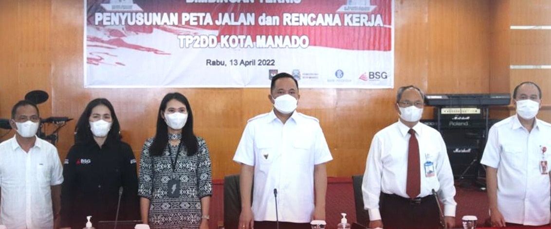 Wakil Walikota Membuka Kegiatan Bimbingan Teknis Penyusunan Rencana Kerja dan Peta Jalan Tim Percepatan Perluasan Digitalisasi Daerah Kota Manado