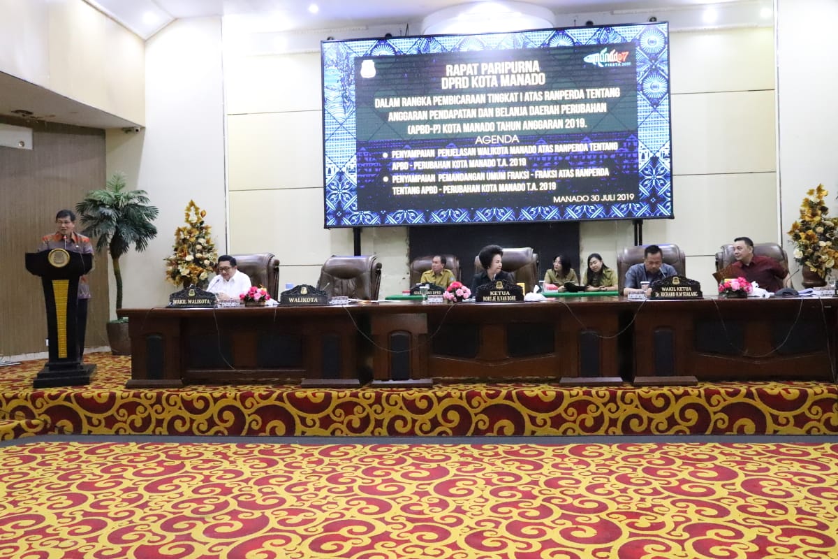 Walikota Menghadiri Rapat Paripurna DPRD Kota Manado