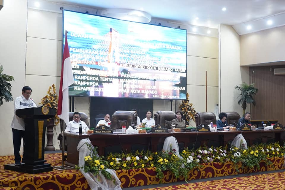 Walikota hadiri Rapat Paripurna DPRD Kota Manado Tahun 2019