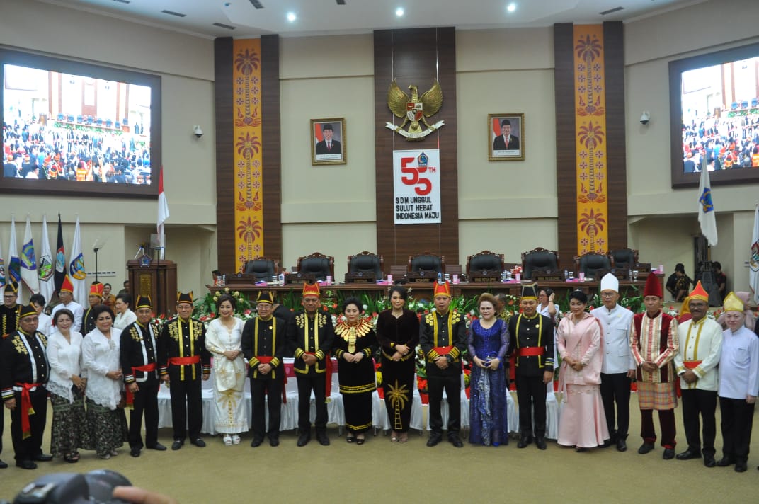 Walikota Hadiri Rapat Paripurna DPRD Sulut