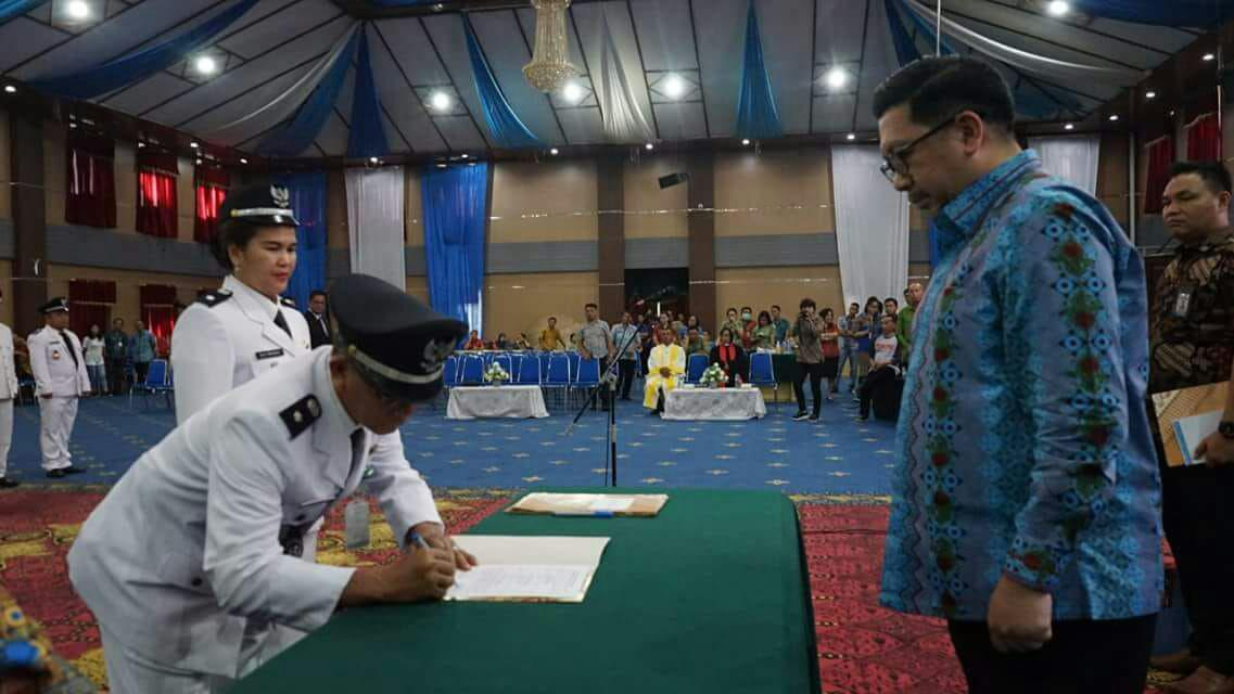 Wakil Walikota Lantik Pejabat Pengawas Kelurahan Pemerintah Kota Manado