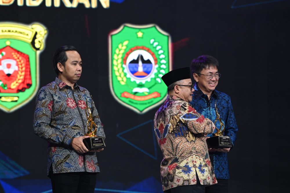 Kompas TV Anugerahkan Penghargaan Daerah Peduli Pendidikan kepada Wali Kota Manado