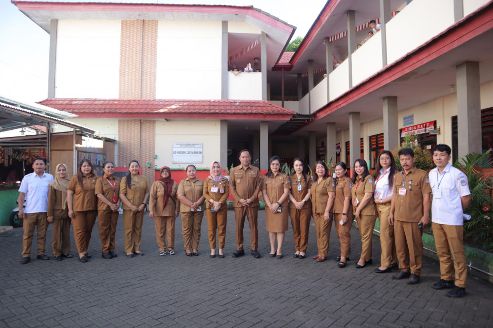 Wakil Wali Kota Manado memantau Pelaksanaan Asesmen Nasional Berbasis Komputer (ANBK) 2025 tingkat SD