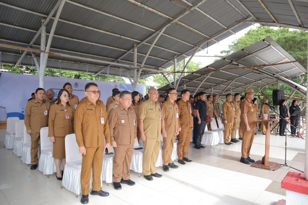 Upacara Peringatan Hari Ulang Tahun ke-61 Provinsi Sulawesi Utara, di Lapangan Sparta Tikala Manado