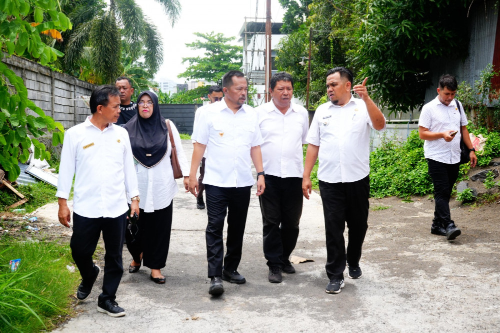 Wakil Wali Kota Manado Turun Lapangan mengecek SD Negeri Pandu dan Pedestrian di Ketang Baru