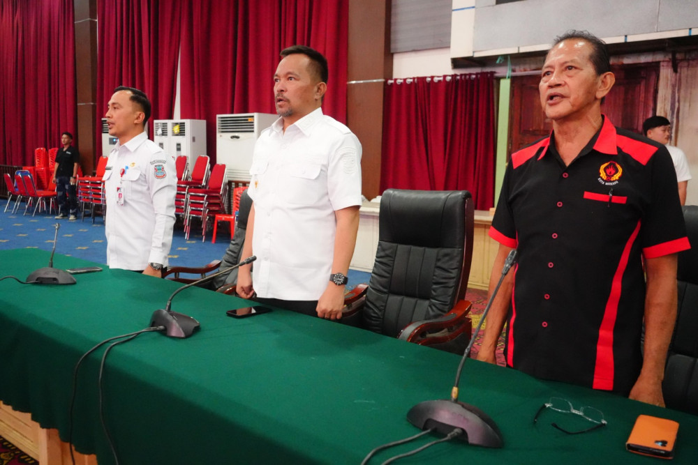 Wakil Wali Kota Manado memimpin Rapat Panitia Persiapan Pekan Olahraga Provinsi ( Porprov ) ke-12 Tahun 2025