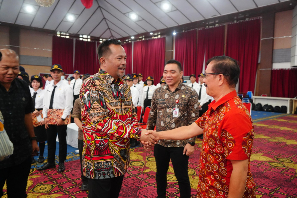 Wakil Wali Kota Manado menutup Pelatihan Dasar Calon Pegawai Negeri Sipil Pemerintah Kota Manado