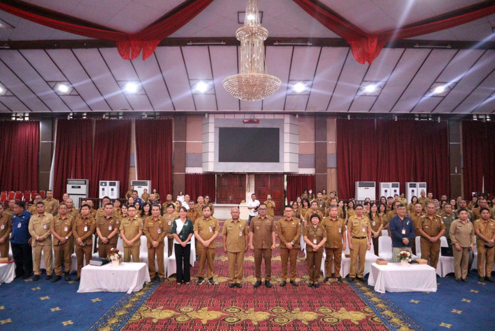 Wakil Wali Kota Manado Arahkan Langkah Strategis Penanggulangan Kemiskinan pada RAKOREV 2025