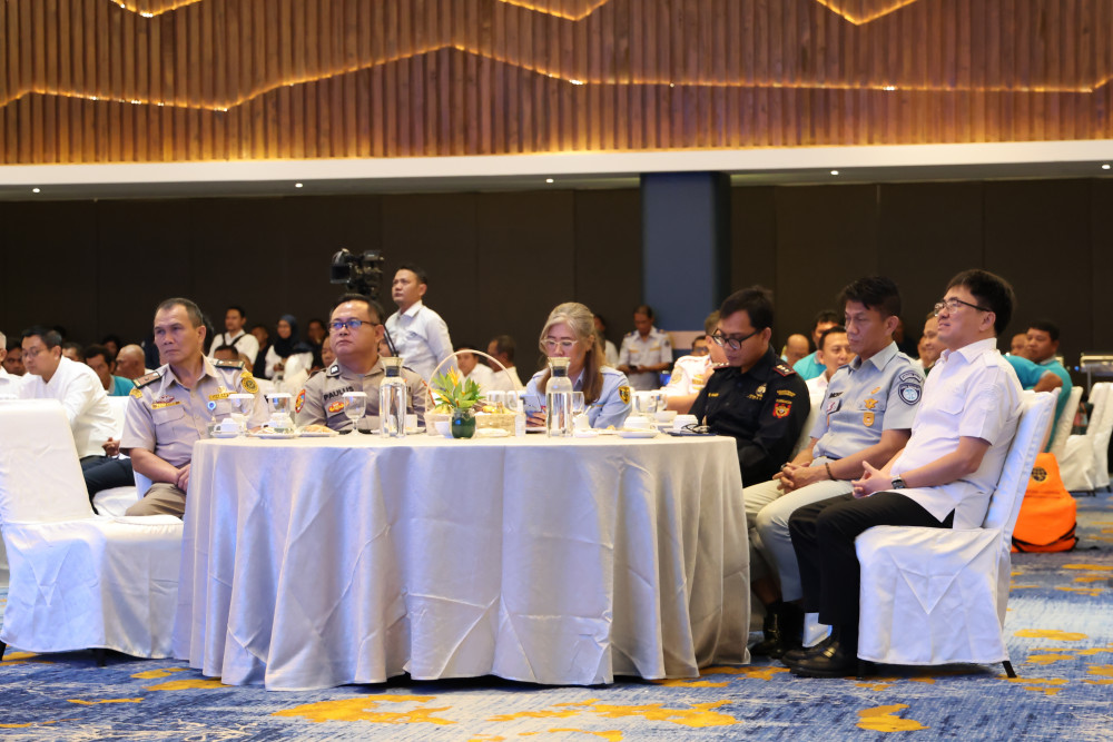 Tingkatkan Kesadaran Bersama akan Pentingnya Keselamatan dalam Aktivitas Pelayaran, Wali Kota Manado Hadiri Kegiatan Public Audience Kampanye Keselamatan Pelayaran bersama Menteri Perhubungan RI