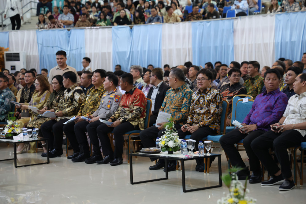 Hadiri Ibadah Natal Pemprov Sulut, Wali Kota Andrei Angouw Perkuat Sinergitas dan Harmonisasi