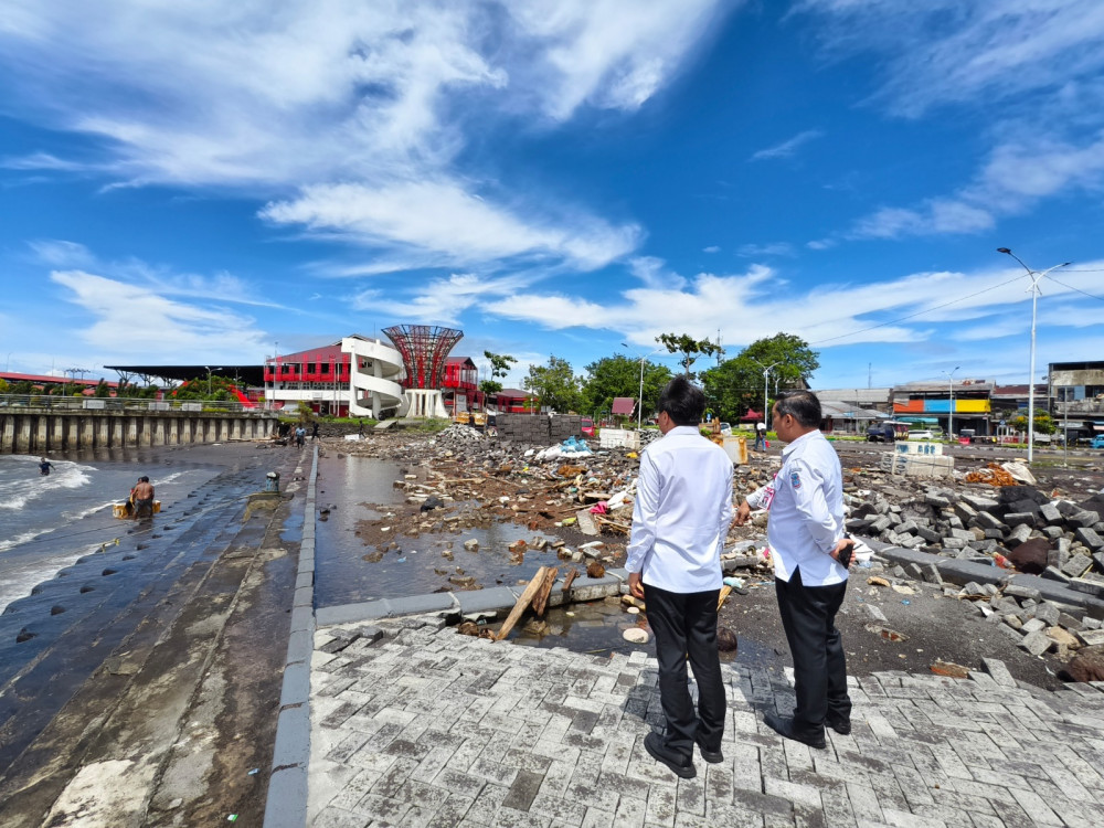 Wali Kota Manado Tinjau Dermaga Kalimas dan Manado Bay Pasca Cuaca Ekstrem