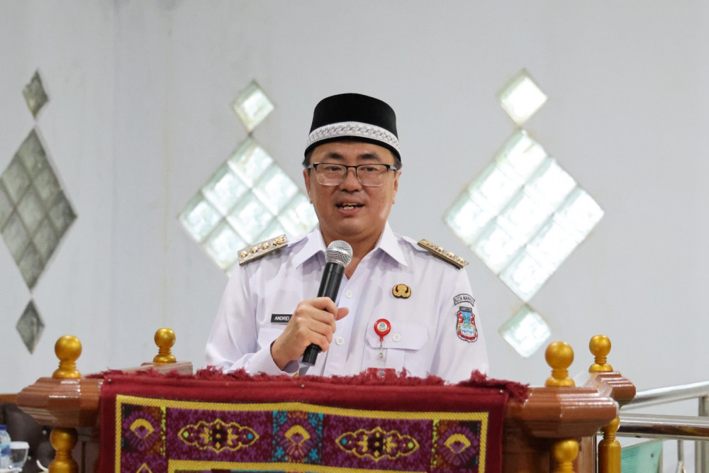 Safari Ramadan di Masjid Baitur Rahim Tingkulu: Wali Kota Andrei Angouw Tekankan Sinergi Masyarakat dalam Pembangunan