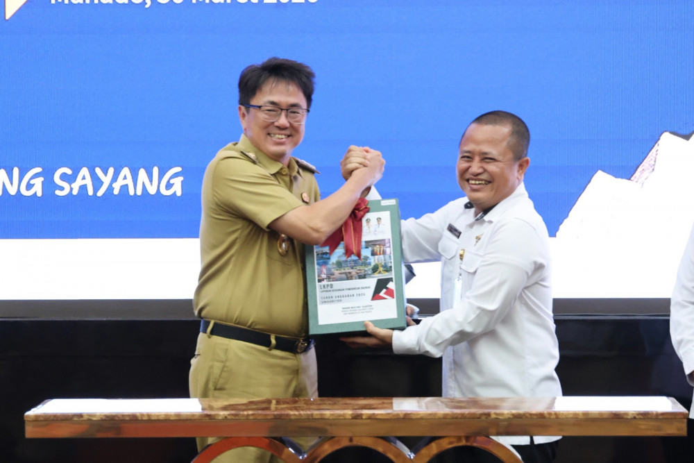 Wujudkan Tata Kelola Transparan dan Akuntabel, Wali Kota Manado Hadiri Penyerahan Laporan Keuangan Unaudited Pemerintah Daerah se-Provinsi Sulawesi Utara di Badan Pemeriksa Keuangan Sulawesi Utara
