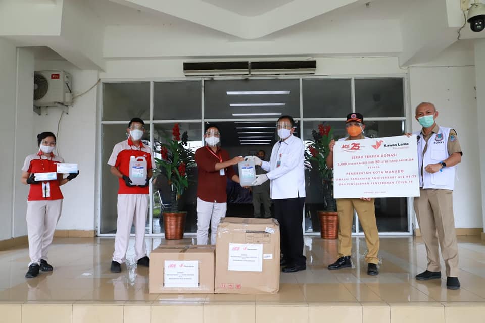 Wakili Walikota, Sekda Terima Bantuan 3000 Masker dan 50 Liter Hand Sanitizier dari ACE Indonesia