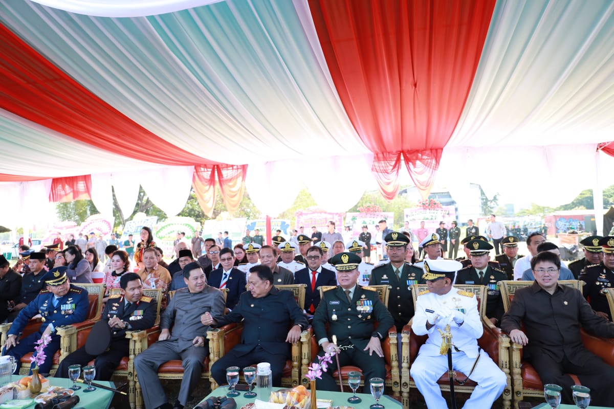 Walikota Hadiri Upacara Parade HUT ke-74 TNI